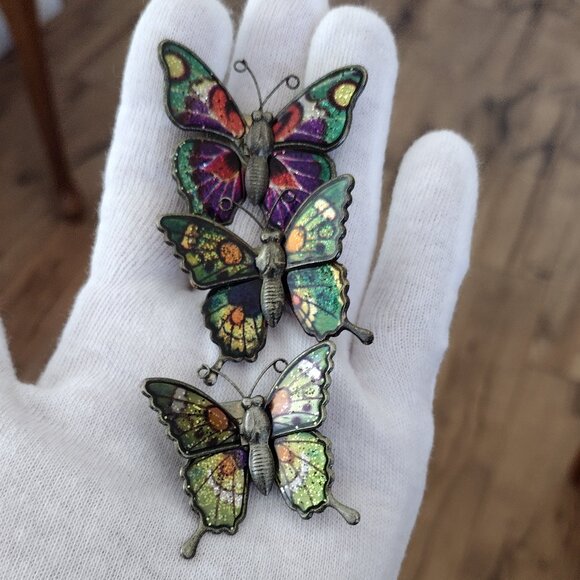 Five Vintage Brightly Colored Metal Butterflies Magnets - Picture 7 of 9